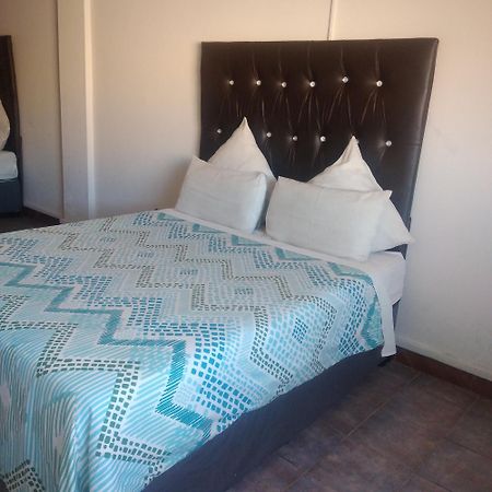 Tassili Lodge Kempton Park Buitenkant foto