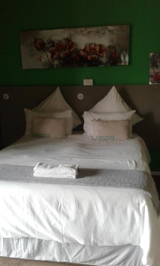 Tassili Lodge Kempton Park Buitenkant foto