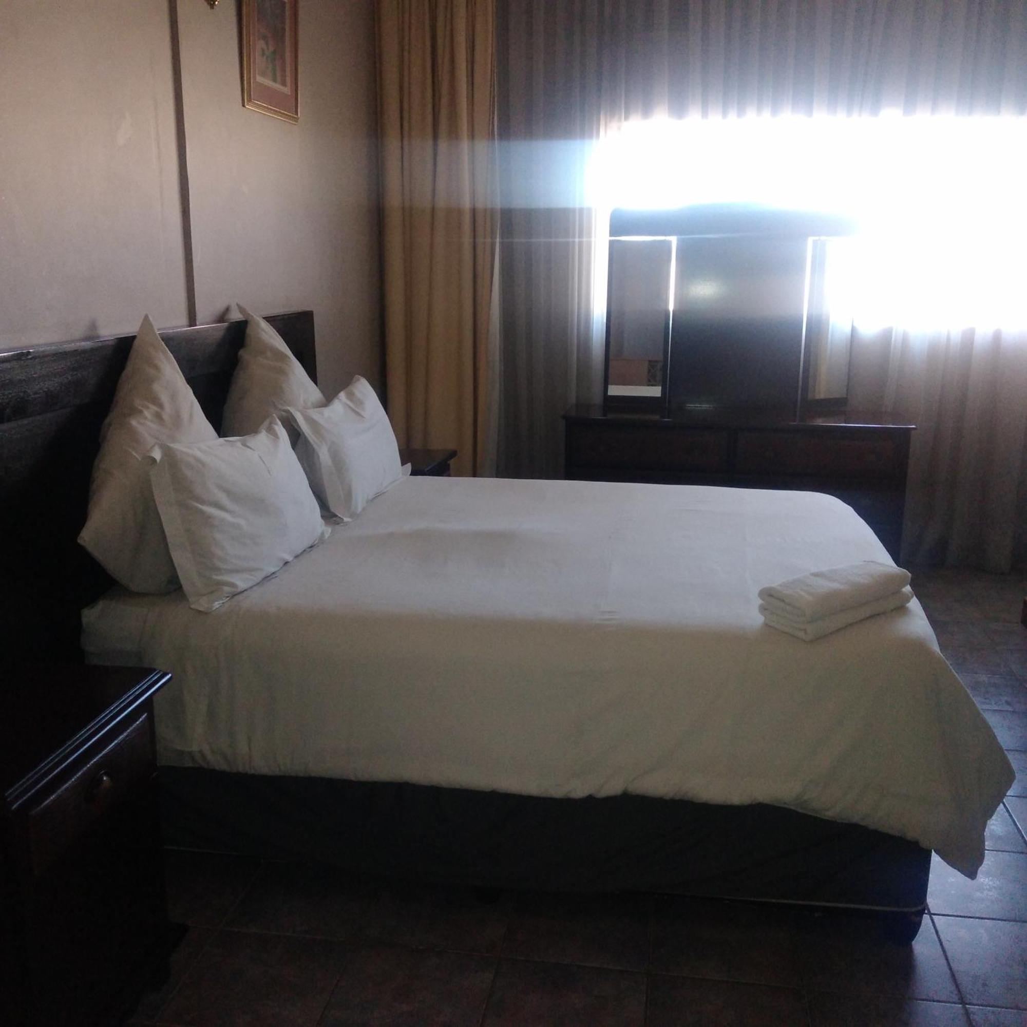 Tassili Lodge Kempton Park Buitenkant foto