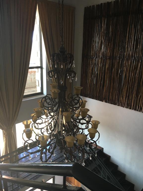 Tassili Lodge Kempton Park Buitenkant foto