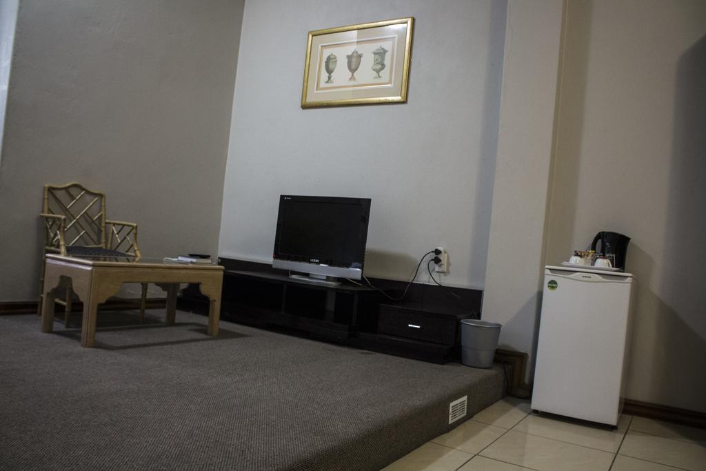 Tassili Lodge Kempton Park Buitenkant foto