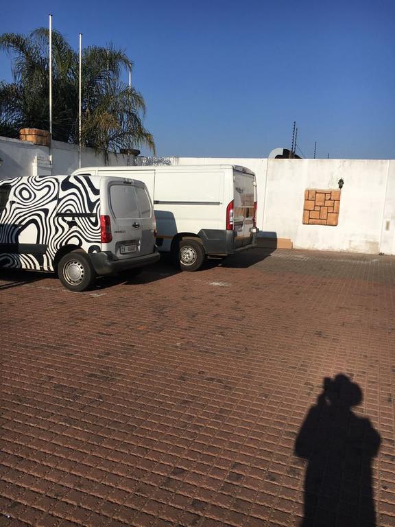 Tassili Lodge Kempton Park Buitenkant foto